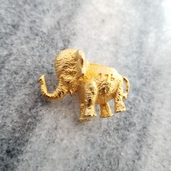 Vintage Little Gold Tone Elephant Lapel Pin, Brooch, Estate - Picture 5 of 5